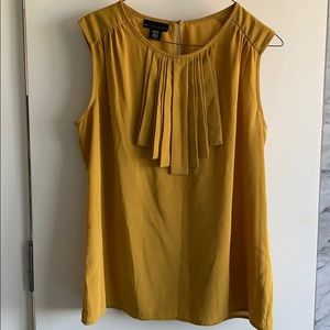 Tank blouse with casual or professional look.